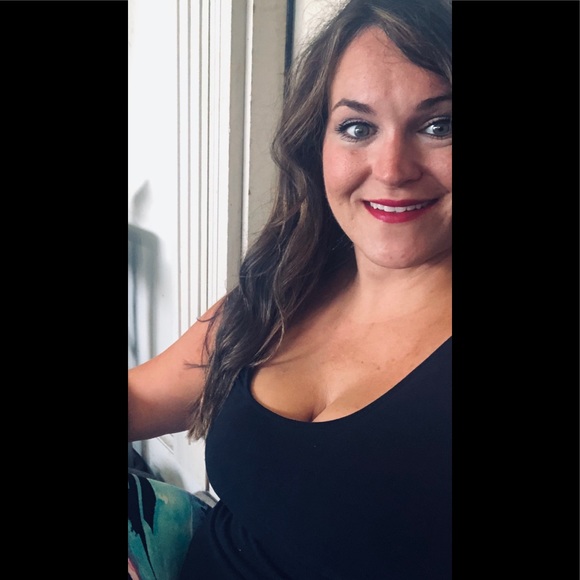 5⭐️rated FASTShip posh party host x’s3 Ambassador - Picture 9 of 10